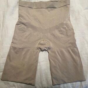 Tape Measure shapewear